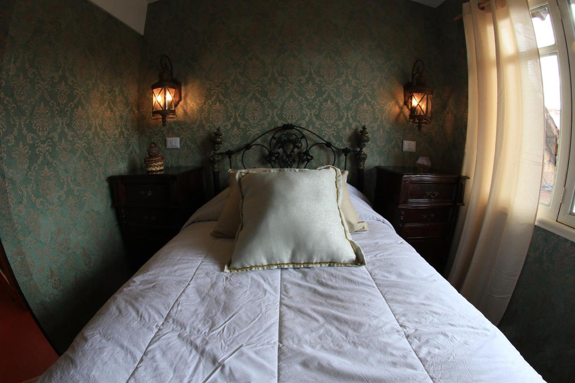 Hostal Bamba House *
